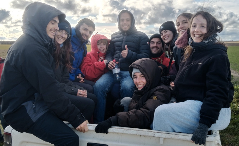 El grupo de estudiantes del máster durante su visita al Civillalar de GREFA.