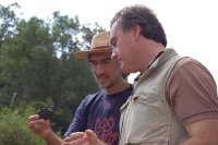 El Director General junto con Alberto Alvarez, coordinador de la AHE del programa del Galápago europeo en el Suroeste de la Madrid. 