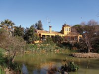 Este edificio es el centro neurálgico de La Cañada de los Pájaros. Si hacéis alguna visita os podéis alojar, pues tiene casa rural, cuya habitación es la torre que veis con varios nidos de Cigüeña blanca. 