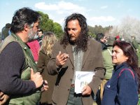 Nuestro compañero Ernesto con Plácido y Maribel, los artífices de La Cañada de los Pájaros, que sorprendentemente llevan a cabo su ilusionante sin contar con ayuda alguna de la administración. 