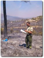 Retirada del cadaver de un buitre negro depués del incendio del 2012 en Valdemaqueda (Madrid). Otra prueba más de que en GREFA no rompemos las cadenas de custodia y respetamos escrupulosamente la ley