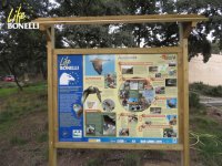 Cartel informativo del proyecto en GREFA.