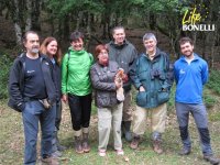 Foto de grupo realizada el día de la introducción de "Soila" y "Oteo" en el nido.