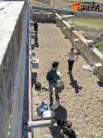 Carlos, Lorena y Enrique dando los últimos retoque en el silo de Villarejo de Salvanes (Madrid)