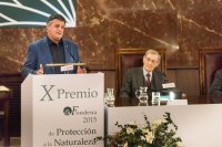 Ernesto Álvarez, presidente de GREFA, se dirige a los asistentes al acto de entrega del X Premio Fondena. Foto: Fondena.