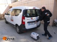 Un miembro del Equipo de Rescate de GREFA, a punto de salir a recoger un animal.