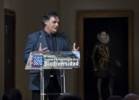 Ernesto Álvarez, presidente de GREFA, agradece el premio recibido.