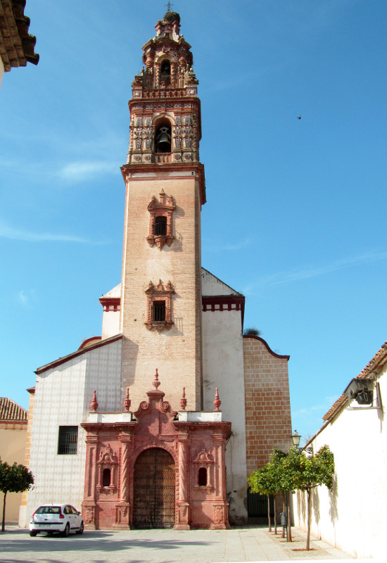 Torre de la iglesia de Nuestra Señora de La Asunción, de Palma del Río, donde hemos instalado vasijas nido y cajas nido para el cernícalo primilla.