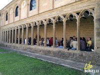 Un descanso entre sesiones en el edificio histórico que alberga el Auditorio del Carmen de Sangüesa.