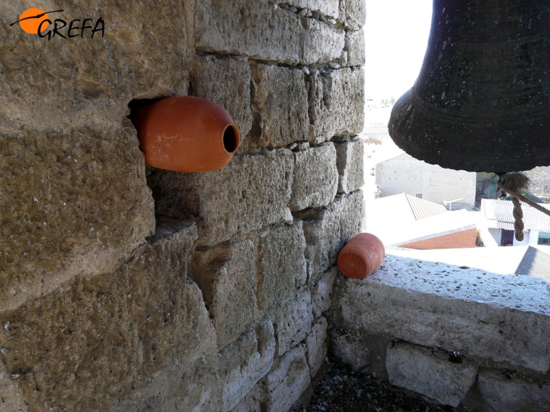 Hace un par de años se colocaron las primeras vasijas-nido en la torre del campanario de la Iglesia–Casa de Cultura de Villalar de los Comuneros (Valladolid).