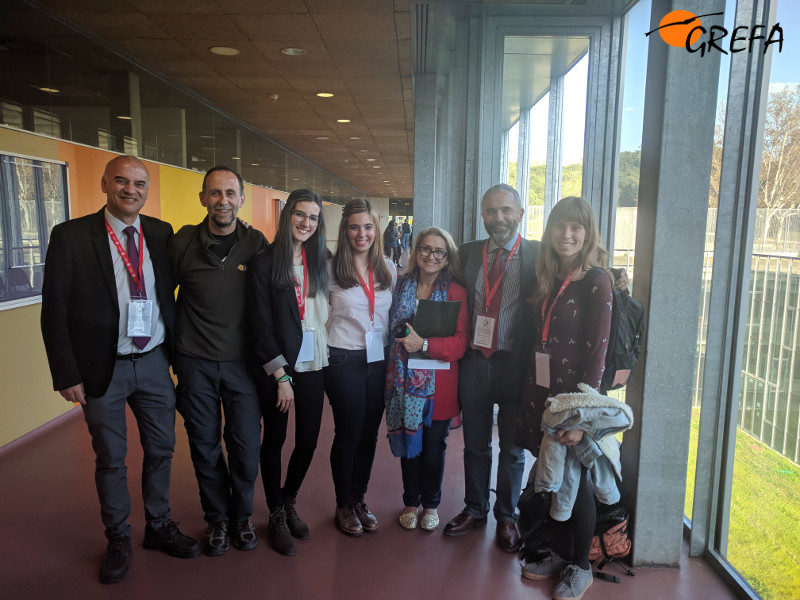 Foto de grupo de voluntarios, estudiantes, tutores y profesores de GREFA y de la Facultad de Veterinaria de la UCM.