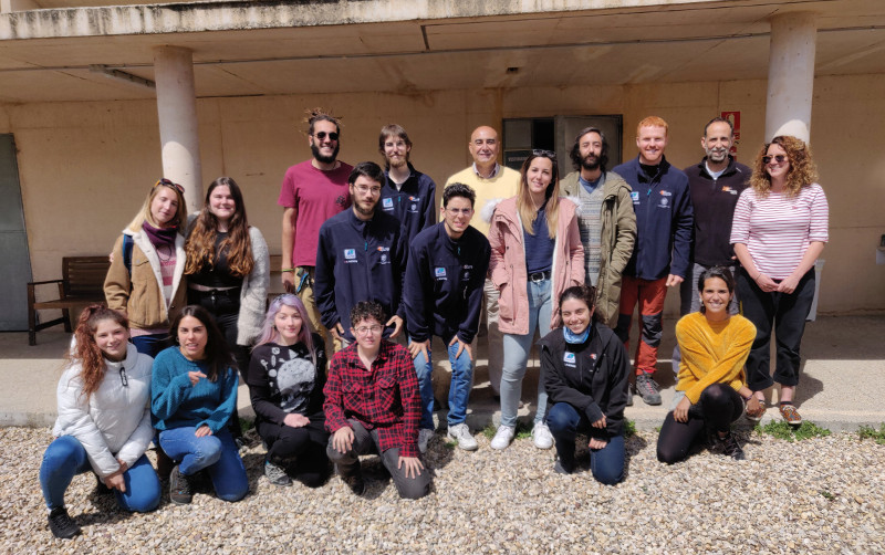 Foto de grupo de alumnos y algunos profesores de la edición de 2019 del curso de técnicos de recuperación de fauna.