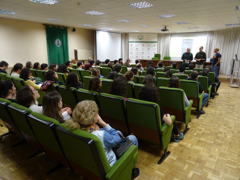 Presentación en Facultad de Veterinaria de la Universidad Complutense de Madrid del programa del cría del lince ibérico, con presencia de Francisco Villaespesa.