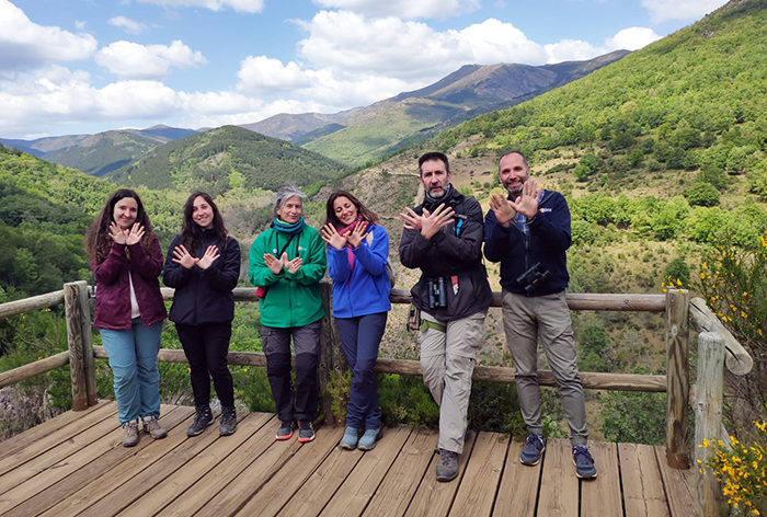 El equipo de educación ambiental de GREFA, en una reciente visita al Hayedo de Montejo de la Sierra (Madrid).