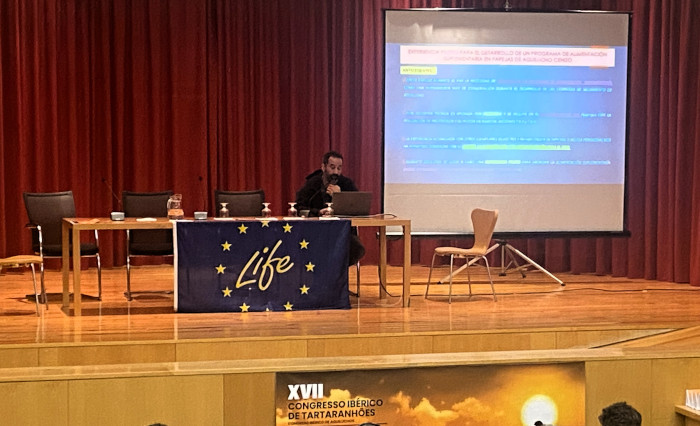 Juan Martínez Dalmau, biólogo de GREFA, durante la exposición de su ponencia.