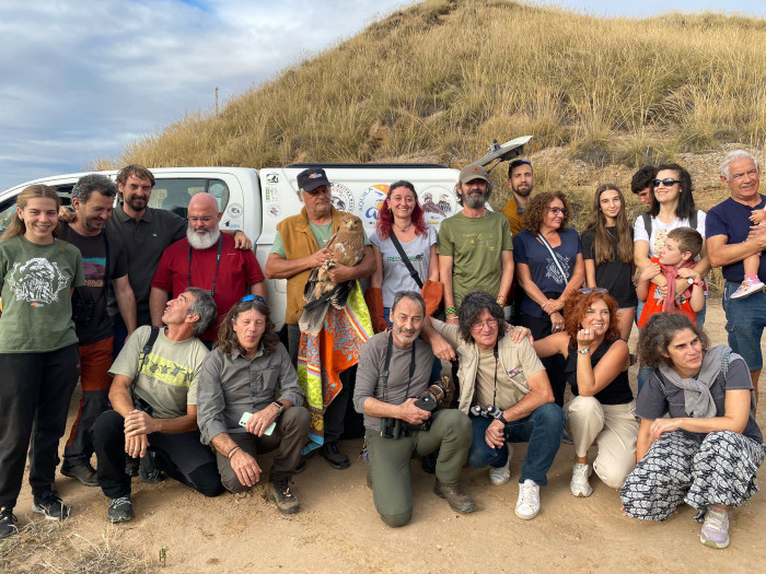 Foto de grupo de los participantes en la liberación de "Guefilos"