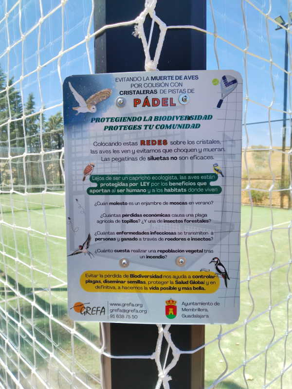 Cartel divulgativo instalado en una de las pistas de pádel donde hemos instalado las redes, concretamente en Membrillera (Guadalajara).