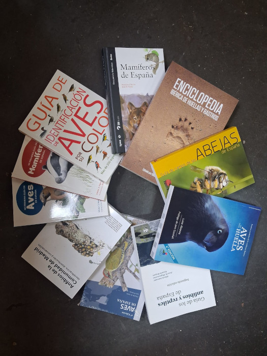 Algunas de las publicaciones que pueden adquirirse en nuestra Ecotienda.