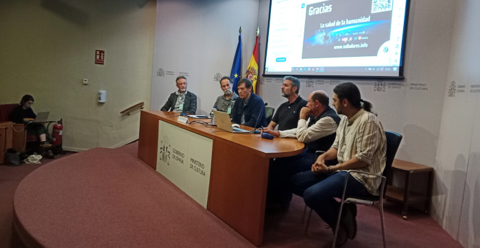 Mesa redonda con algunos de los ponentes del seminario de biodiversidad y patrimonio arquitectónico.