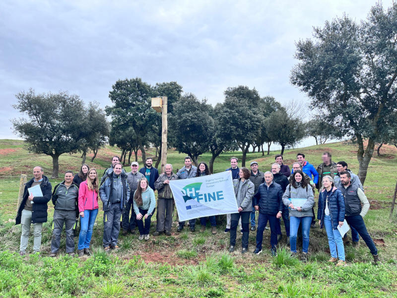 Asistentes a la jornada sobre control biológico del topillo campesino.