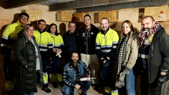 El equipo de trabajadores de Alstom en el primillar que gestiona GREFA en Pinto.