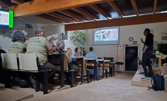 Alumnos del curso reciben formación sobre el rescate de fauna en GREFA.